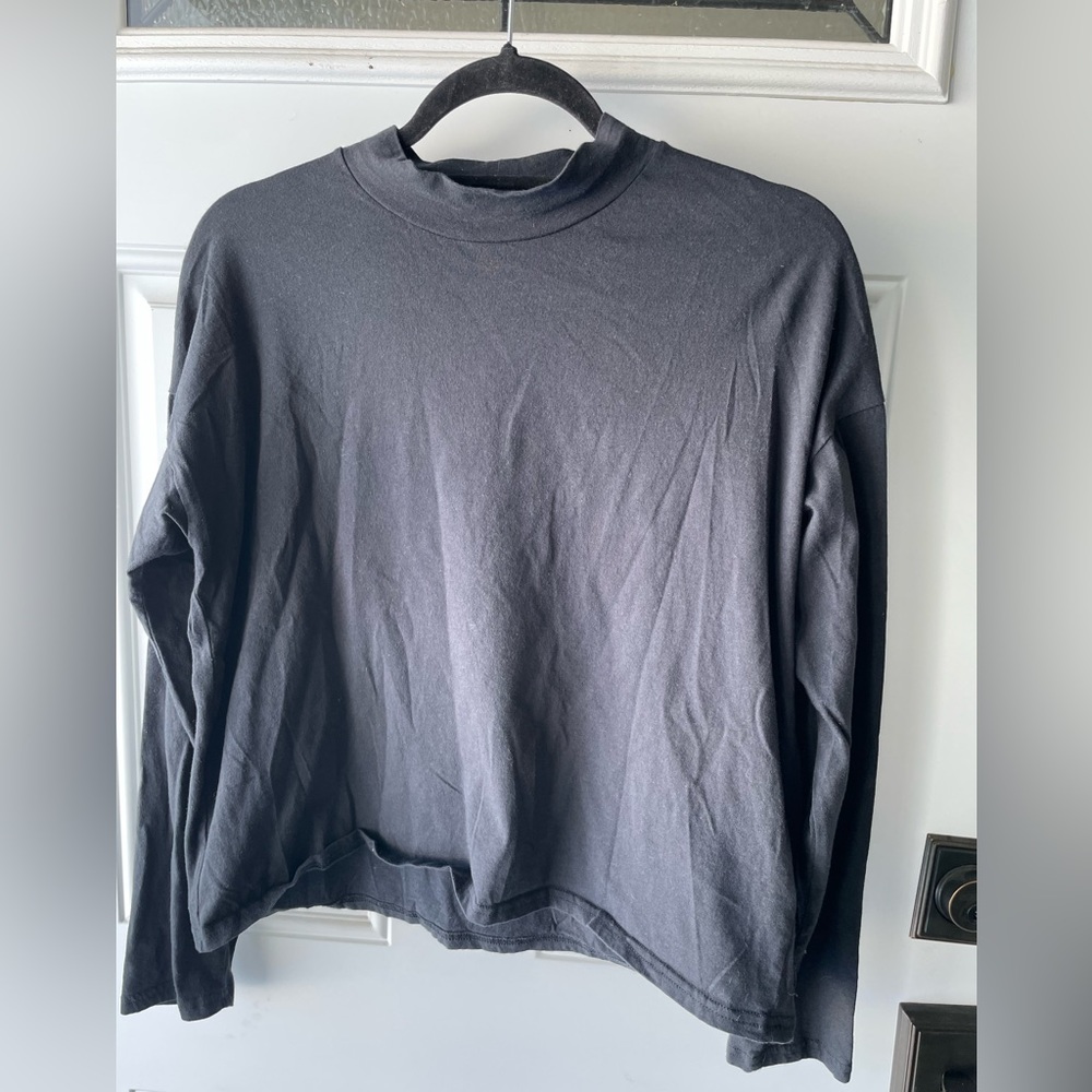 Everlane Black Mock Neck Long Sleeve Shirt, size Medium